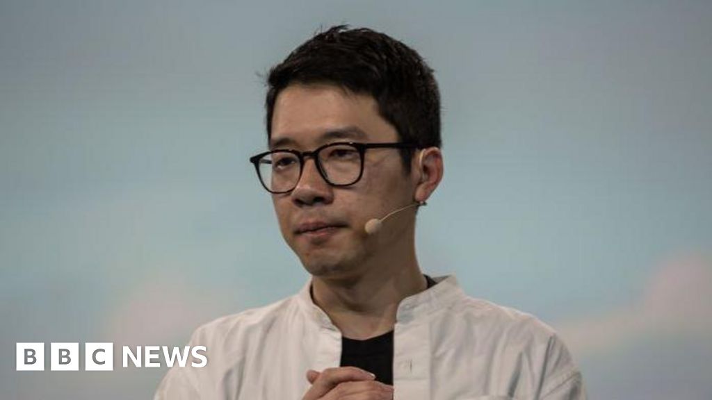 Singapore blocks exiled HK pro-democracy activist from entry