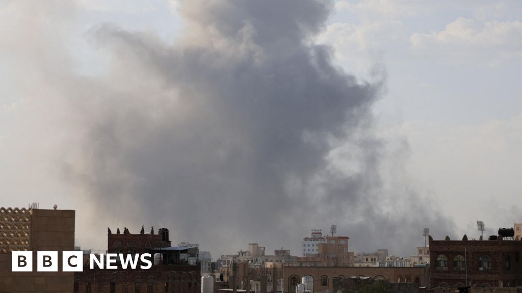 Israeli Attack Targets Yemen's Houthis, Reports Say Eight Killed