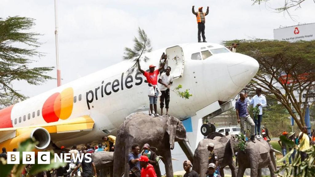 Kenyan Airport Closes as Youths Gather in Massive Welcome for Ex-PM's Body