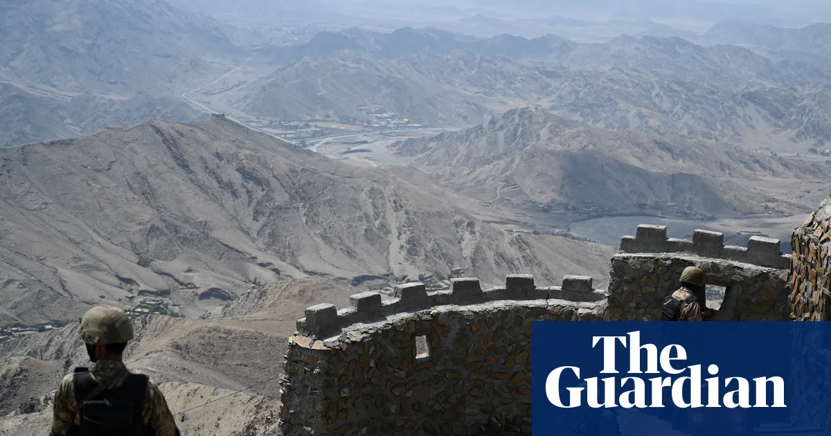Border tensions flare between Pakistan and Afghanistan amid escalating clashes