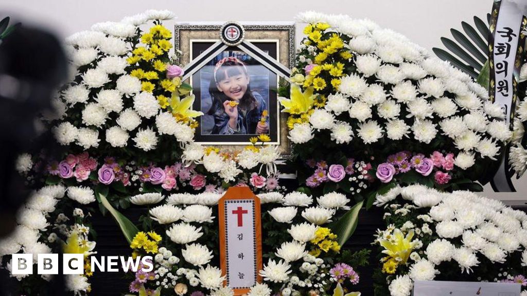 Teacher who fatally stabbed student gets life sentence, justice served