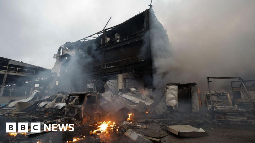 Kyiv Hit by Russian Strikes, 3 Dead—Ukrainian Officials Warn of Escalating Threat