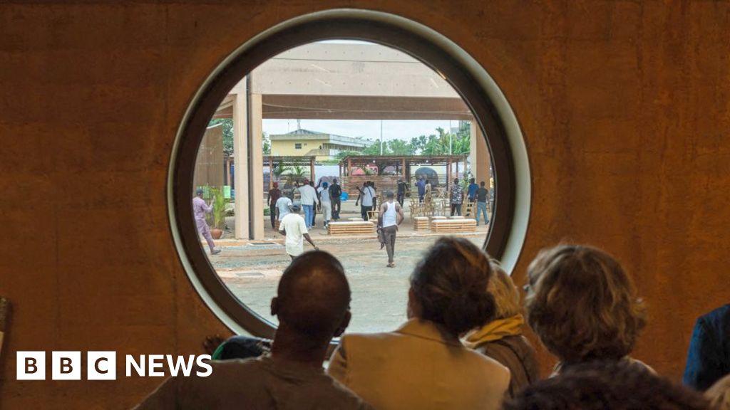 Controversy in Nigeria: Clash Over Benin Bronzes at West African Art Museum