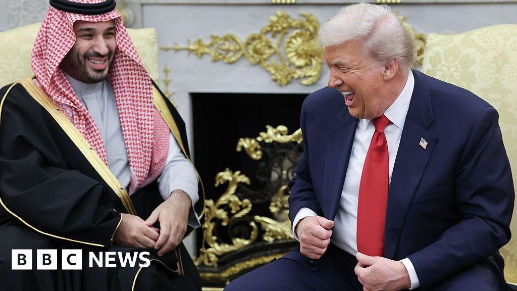 Trump Brushes Off Khashoggi Controversy, Stands by Saudi Crown Prince
