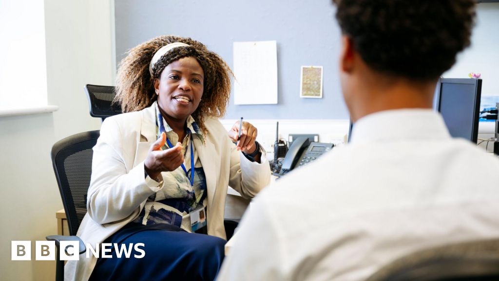 Head teachers to be consulted on strike threat over Ofsted reforms