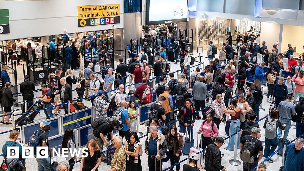 Over 1,000 flights grounded as US air traffic disruptions hit second day