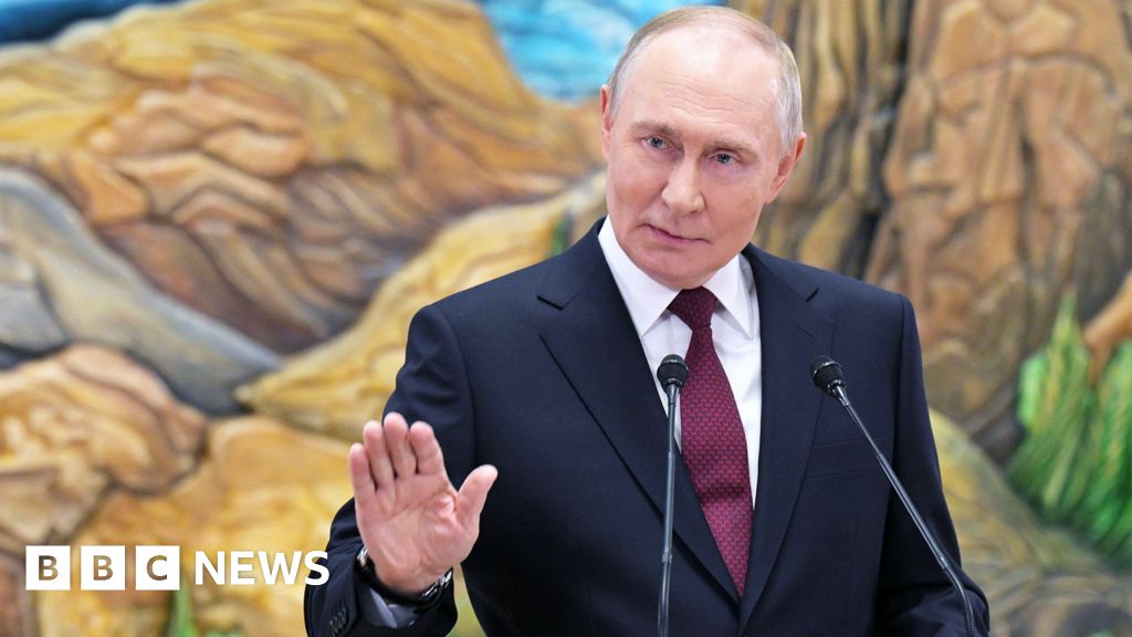 Putin Stands Firm on Ukrainian Land Ahead of US Talks