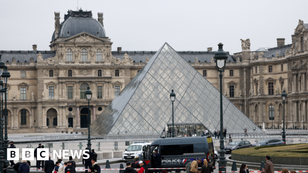 Louvre shutters gallery over safety concern, protecting visitors first