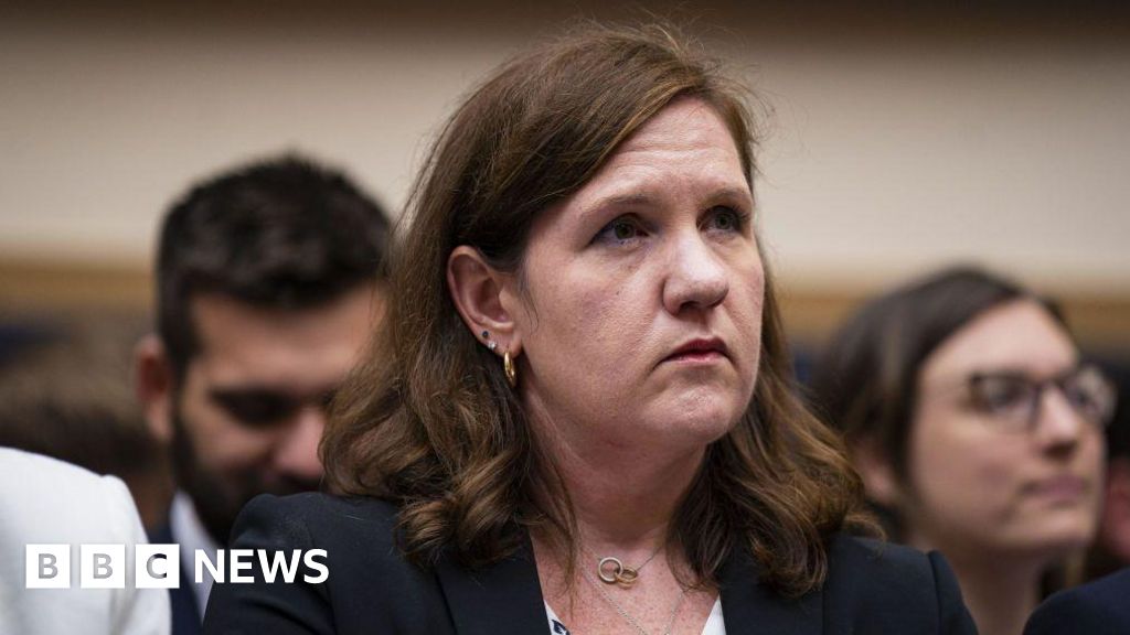 Supreme Court Signals Power Boost for Trump to Fire Feds