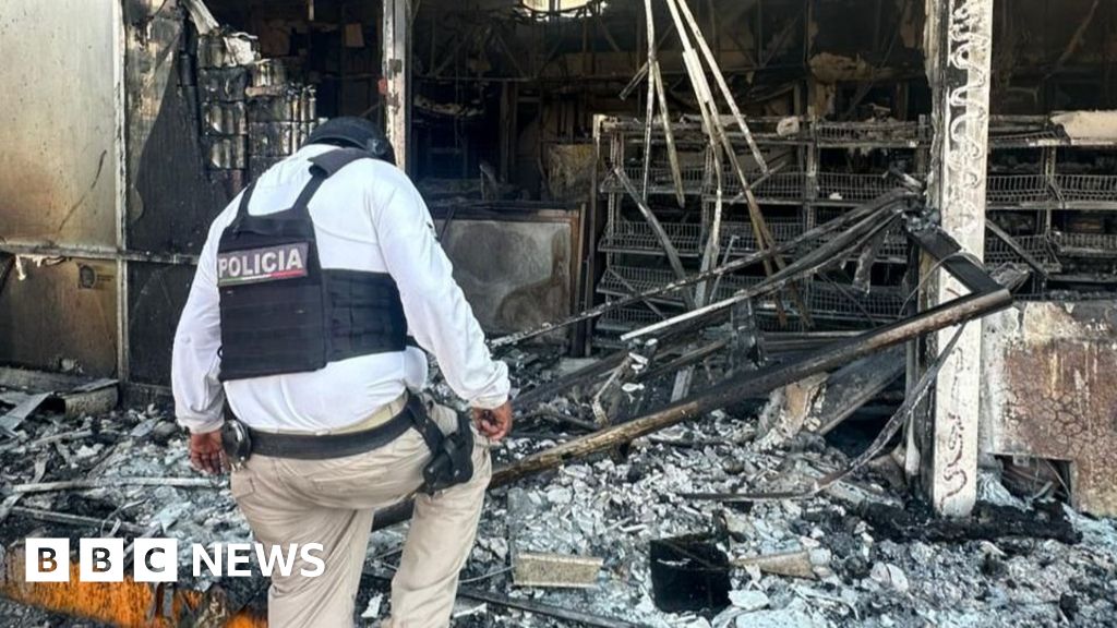 Mexico chaos: Locals and tourists warn of widespread destruction