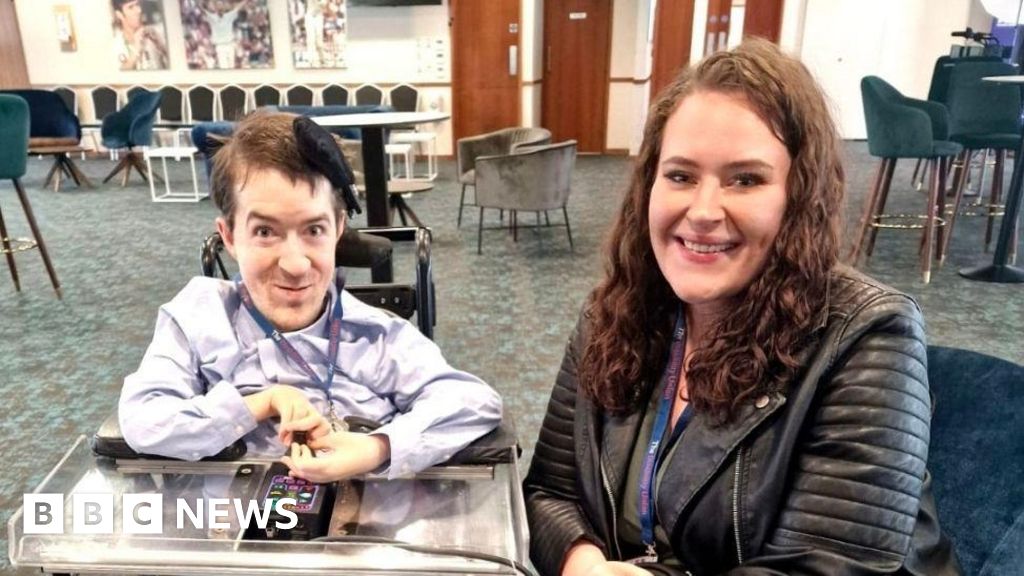Support Worker Fights to Get Paid Amid Disability Scheme Delays Hurting Youth Accessibility