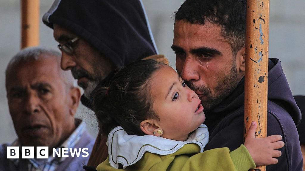 Eleven Dead in Gaza Strikes as Rescuers Respond