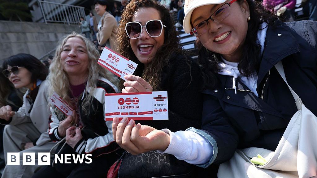 K-pop fans rally in Seoul for highly anticipated comeback show
