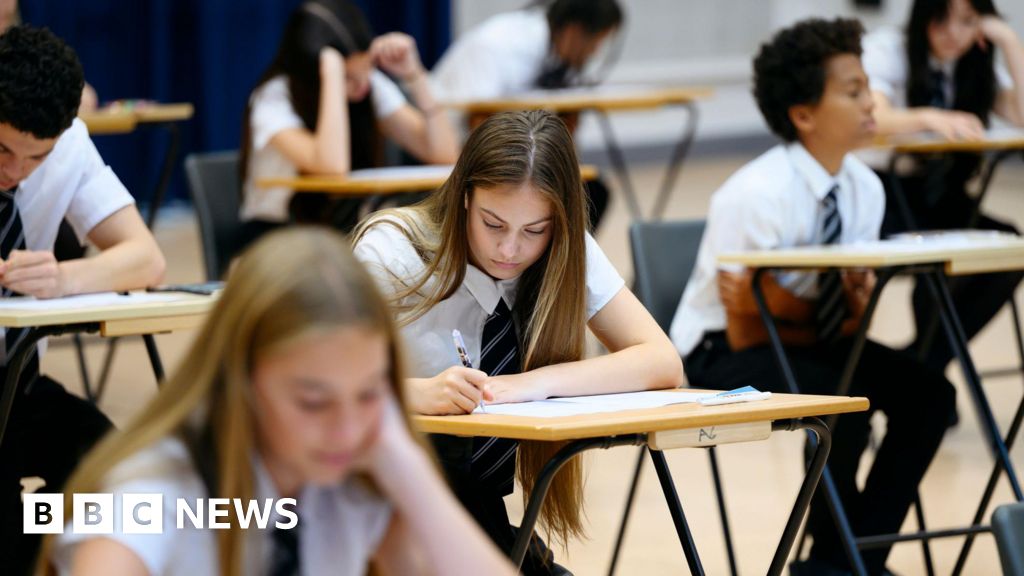 Teaching union blocks new Year 8 reading test plan, sparking debate among future leaders