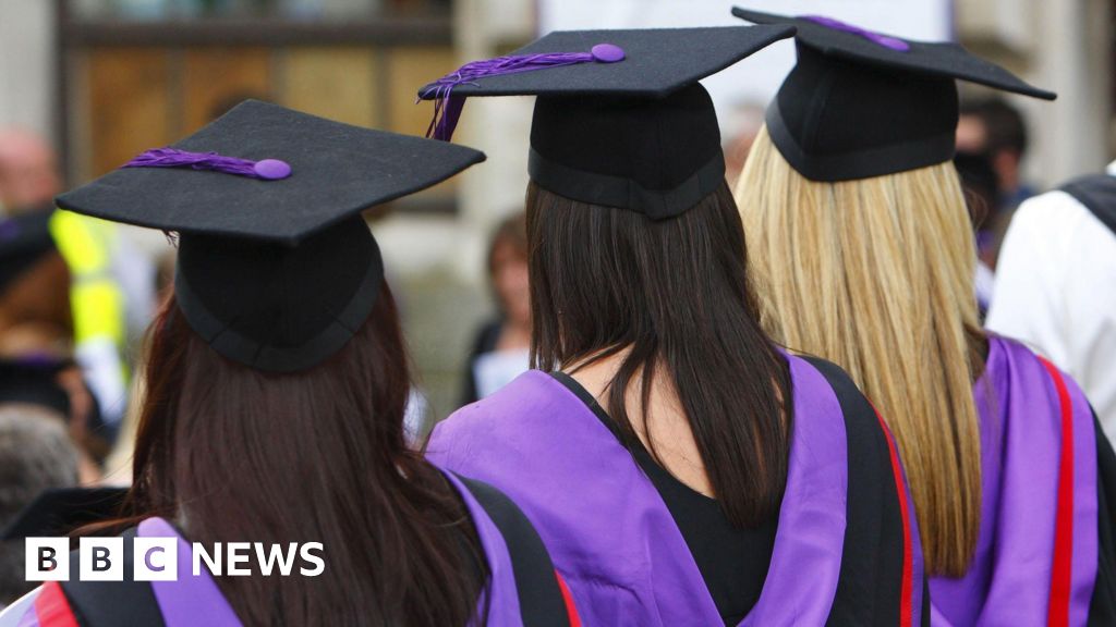 Labour MPs demand quick fix for broken student loan system