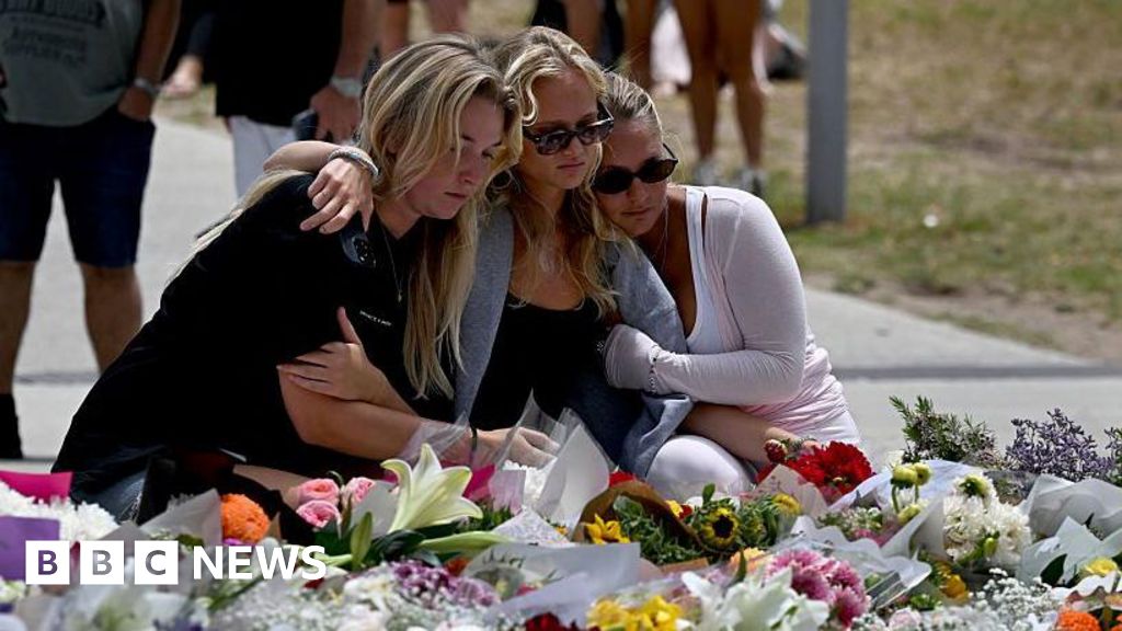 Bondi shooting sparks push for tougher gun laws and increased festival security