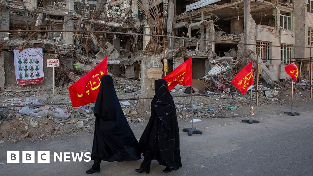 Trump deadline approaches as Iran shows little sign of backing down