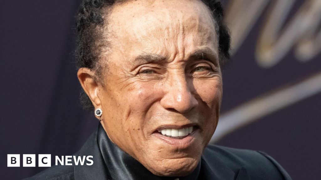Judge Throws Out Smokey Robinson’s Defamation Suit Against Rape Allegations