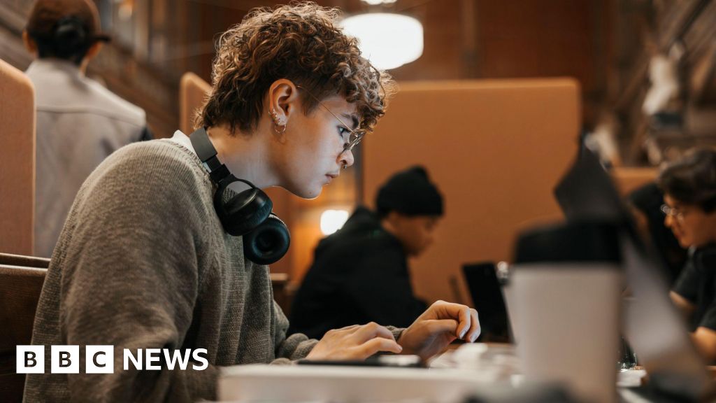 Students Initially Overlooked for Loans Get Last-Minute Repayment Break