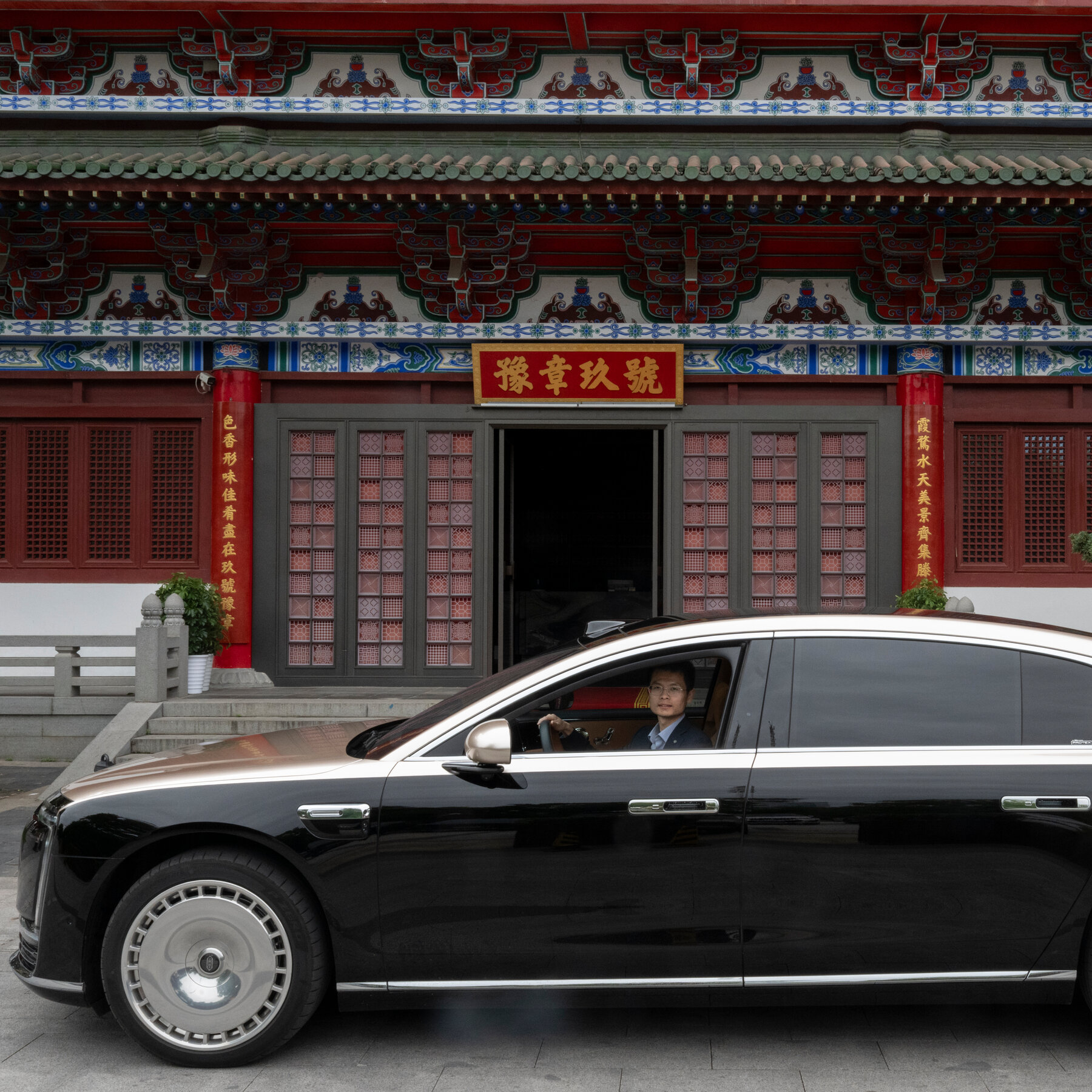 China's Luxury Market Sees Domestic Brands Surge Amid Economic Shift