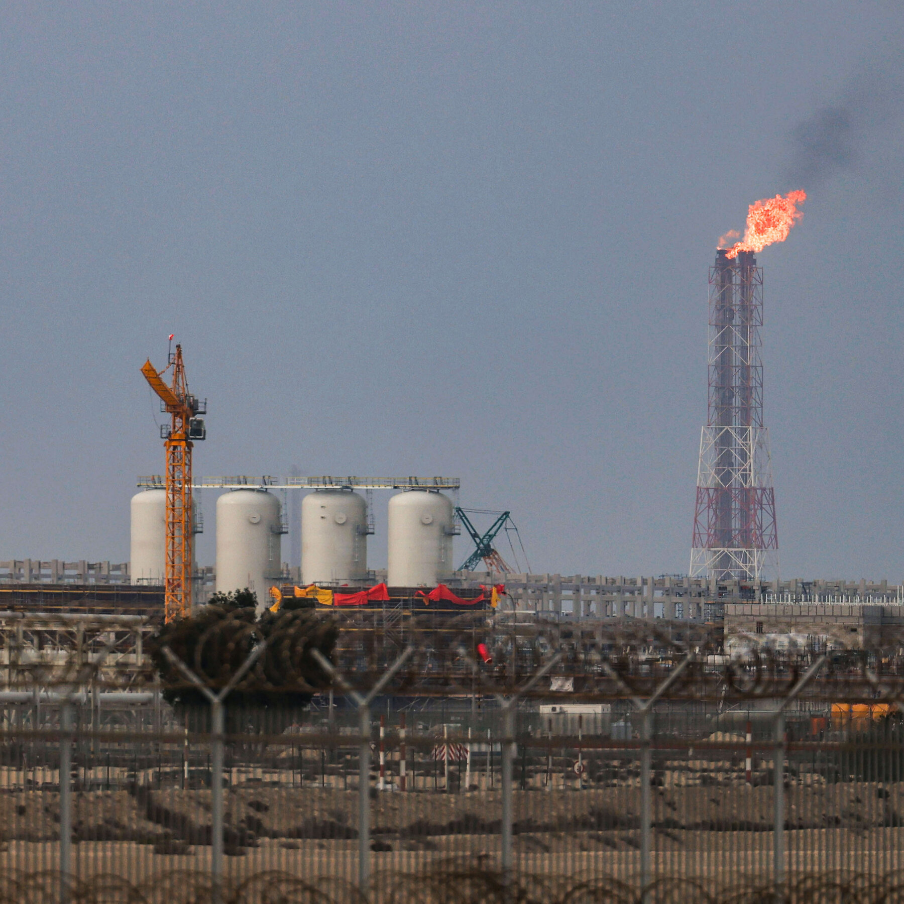 Global Supply Shortages Worsen Amid Hormuz Blockade, Threatening Economic Stability