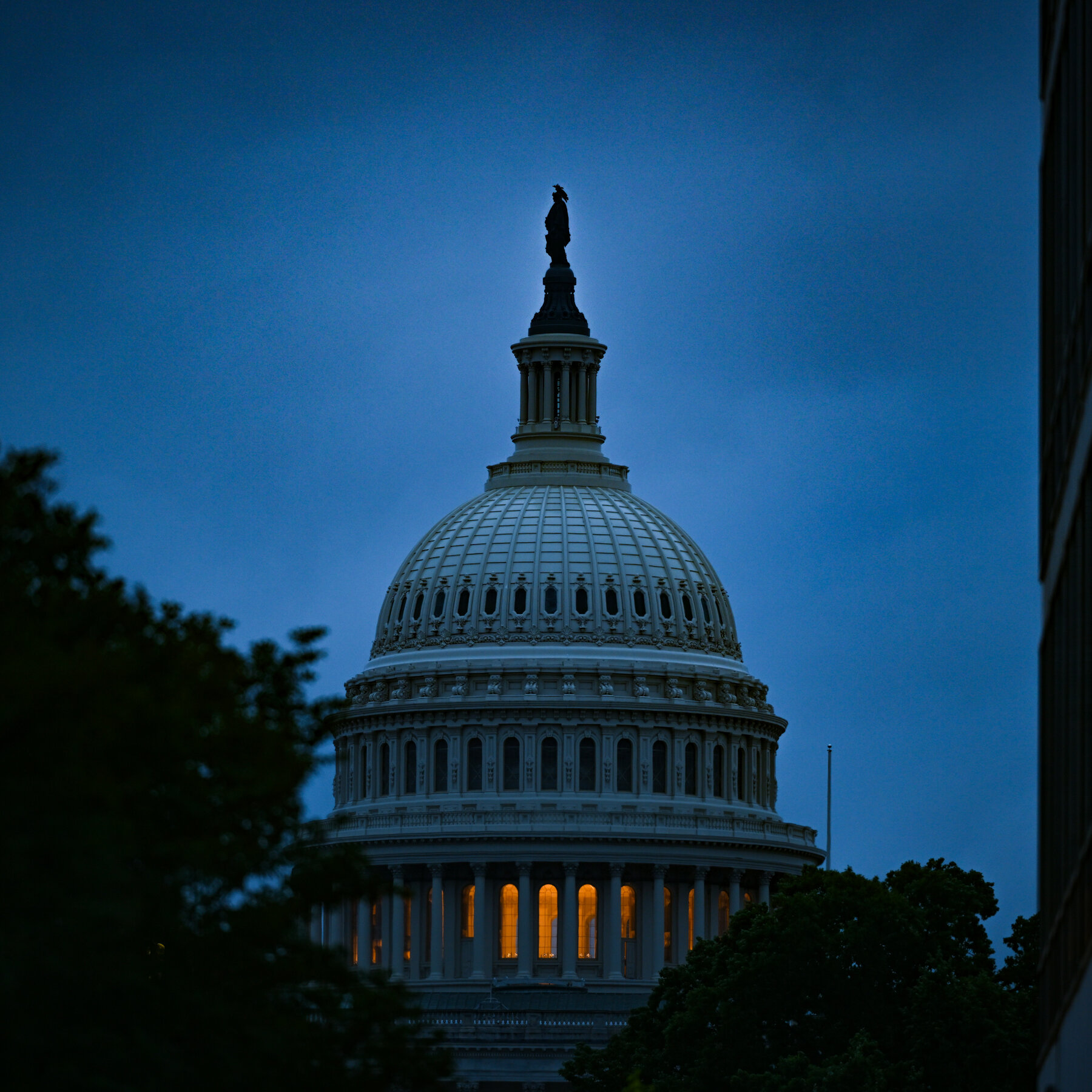 AI Super PACs Ignite Midterm Battle, Raising Transparency Concerns