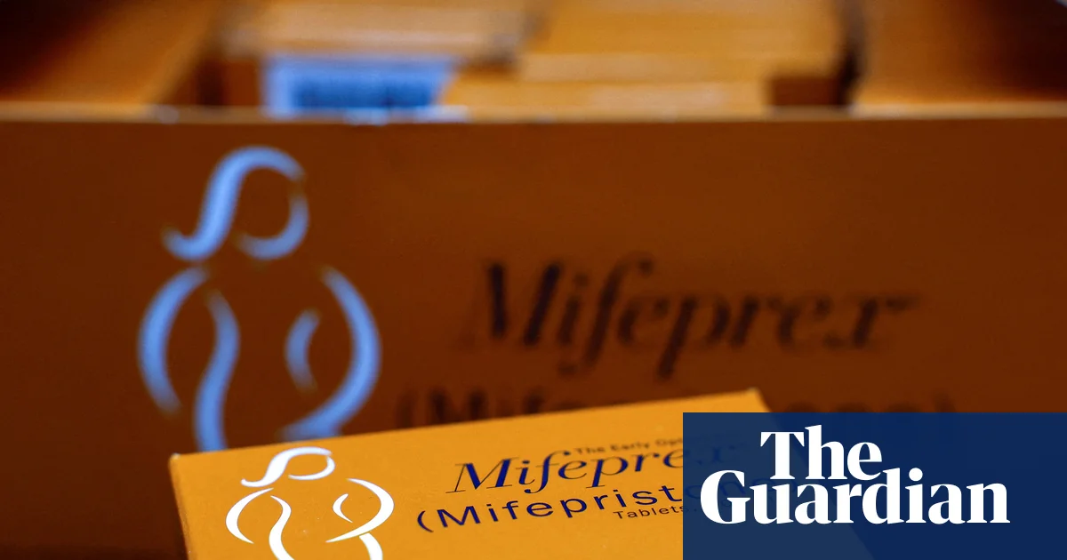 US Court Blocks Mail-Order Abortion Drugs, Challenging Access for Young Americans