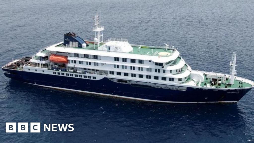 Cruise Ship Hit by Hantavirus Departs Cape Verde Following Evacuations