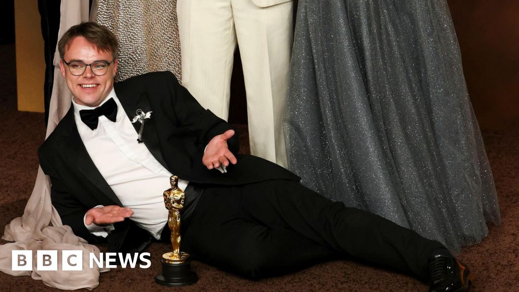 Missing Oscar recovered after winner barred from bringing it on flight