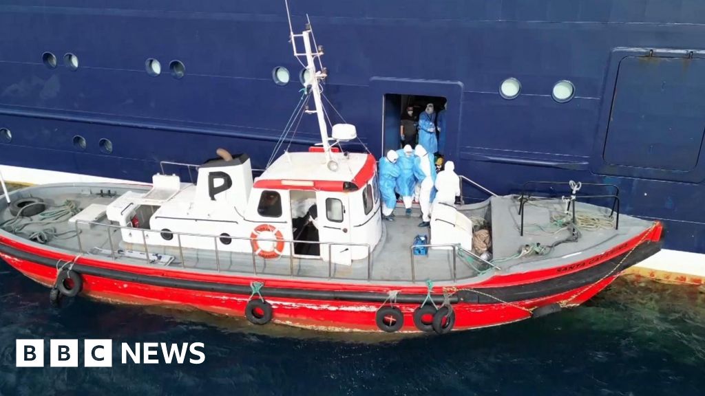 MV Hondius: Three passengers evacuated off Cape Verde amid ongoing operations