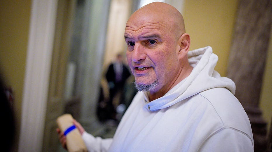 Senator Fetterman Backs Kevin Warsh for Fed Chair in Key Bipartisan Vote
