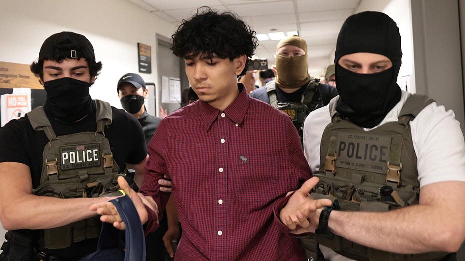 Federal Judge Curbs ICE Arrests at New York Immigration Courts