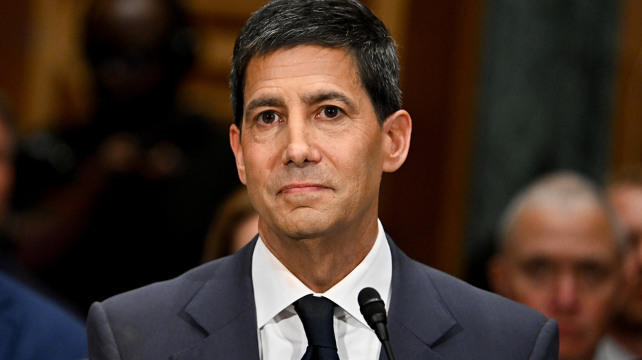 Federal Reserve Nominee Kevin Warsh Clears Key Senate Hurdle