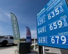 US Consumer Sentiment Sees Modest Uptick as Gas Prices Ease
